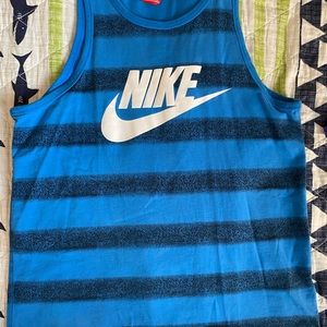 Men’s Nike stripe tank top